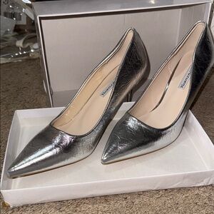 Silver Women's Pointed Toe Heels NEW